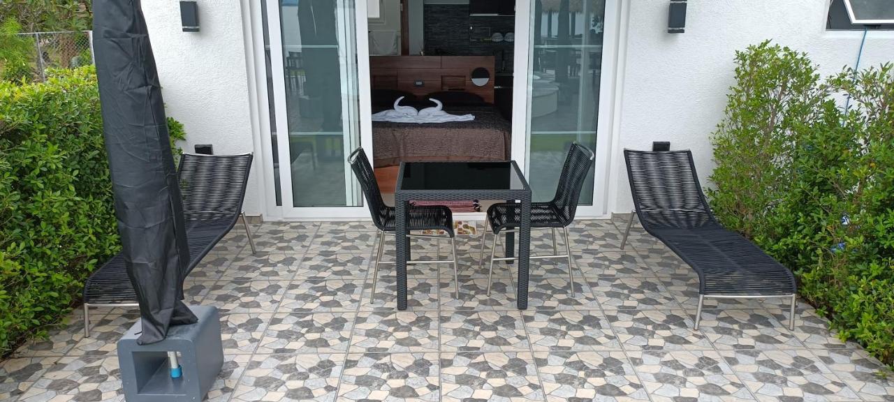 Beachfront Pool Villa And Apartment 코창 외부 사진