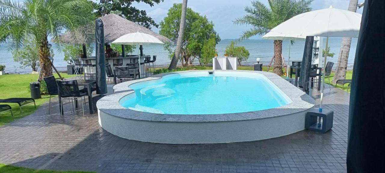 Beachfront Pool Villa And Apartment 코창 외부 사진